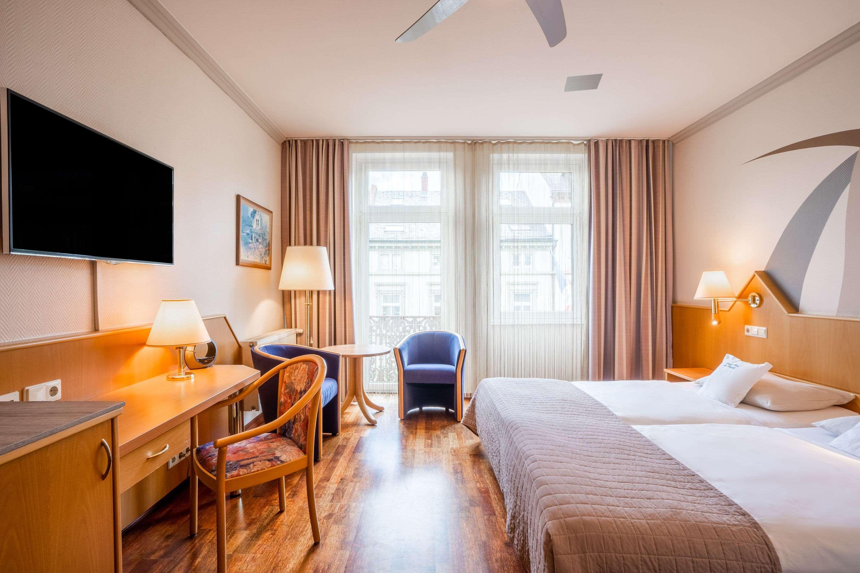 Komfort Hotel Am Kurpark Бад Хомбург фор дер Хьое Екстериор снимка