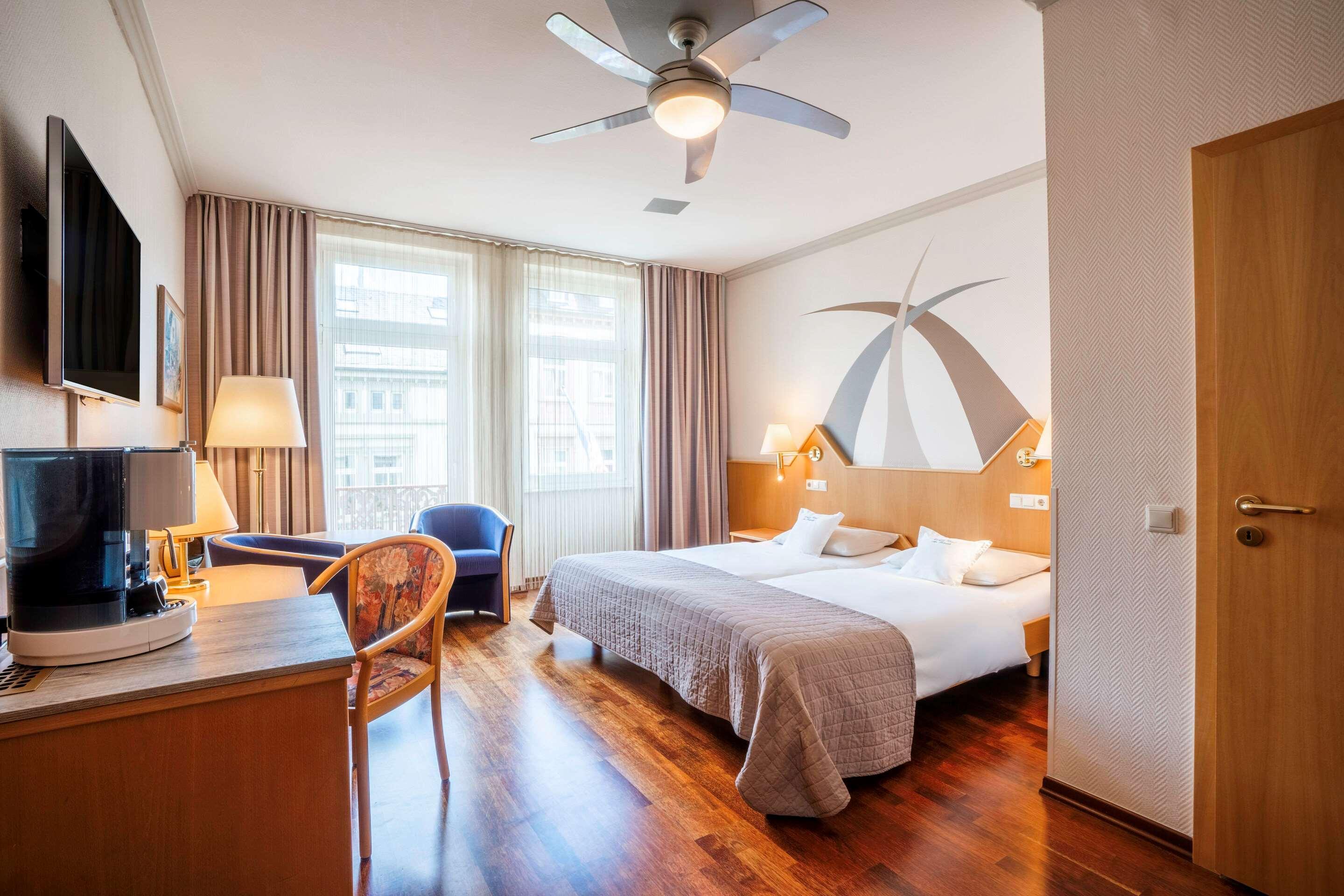 Komfort Hotel Am Kurpark Бад Хомбург фор дер Хьое Екстериор снимка