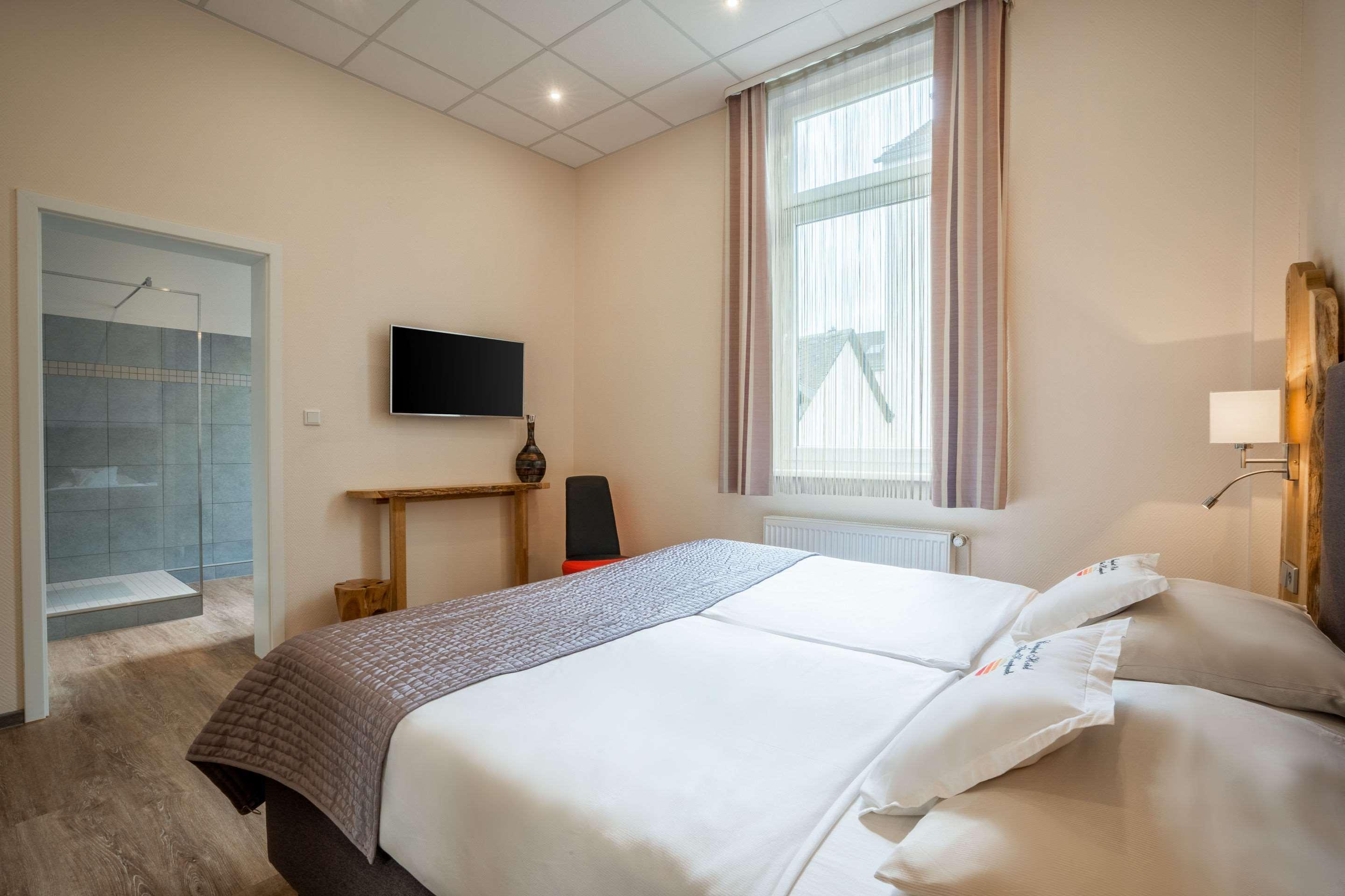 Komfort Hotel Am Kurpark Бад Хомбург фор дер Хьое Екстериор снимка