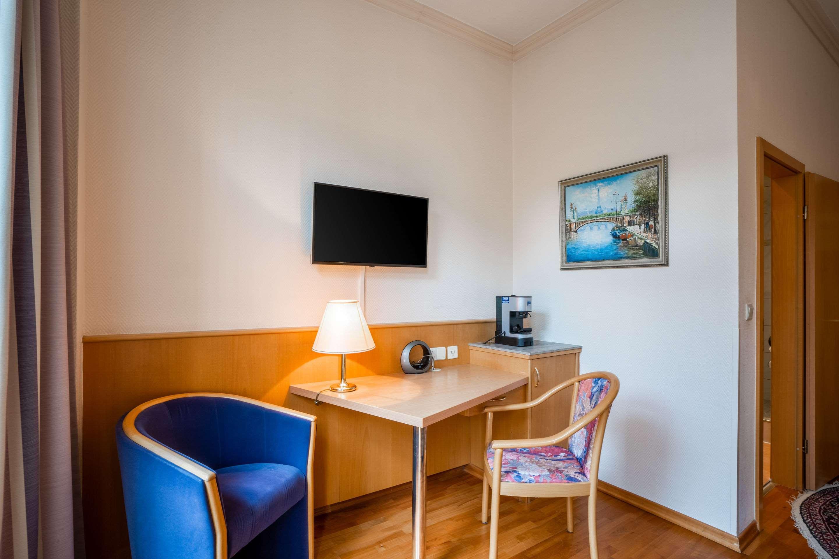 Komfort Hotel Am Kurpark Бад Хомбург фор дер Хьое Екстериор снимка