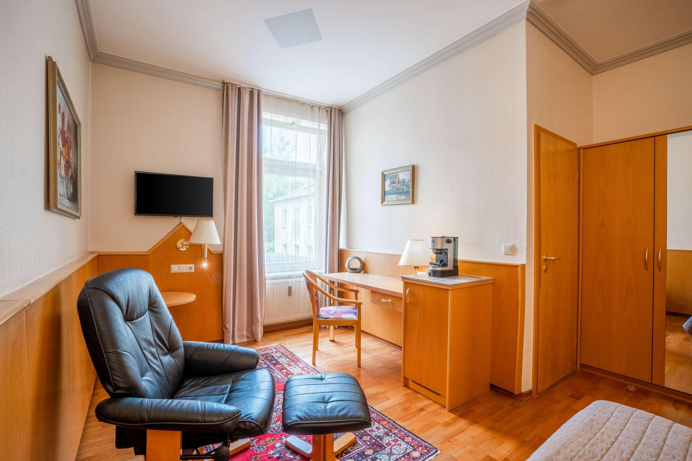Komfort Hotel Am Kurpark Бад Хомбург фор дер Хьое Екстериор снимка