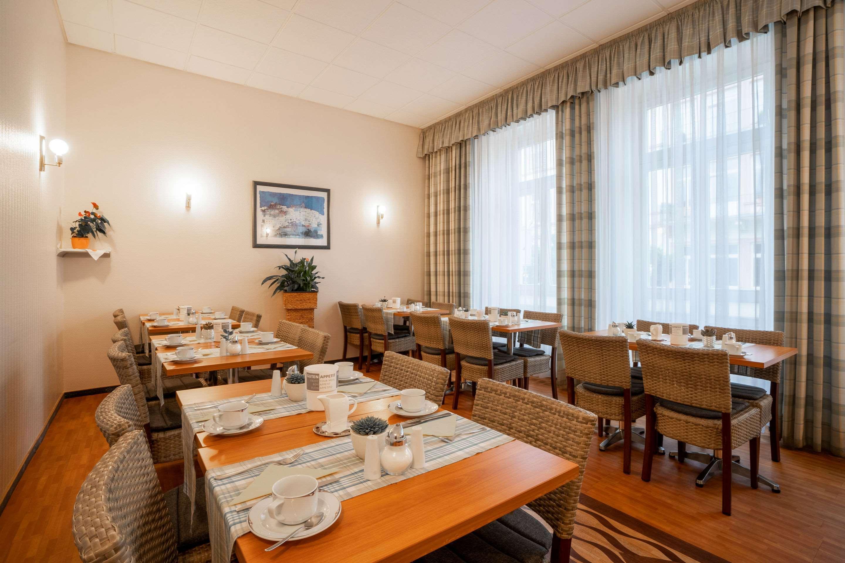 Komfort Hotel Am Kurpark Бад Хомбург фор дер Хьое Екстериор снимка