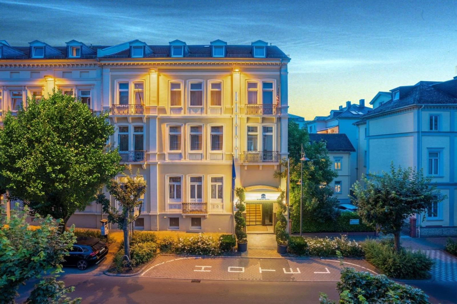 Komfort Hotel Am Kurpark Бад Хомбург фор дер Хьое Екстериор снимка