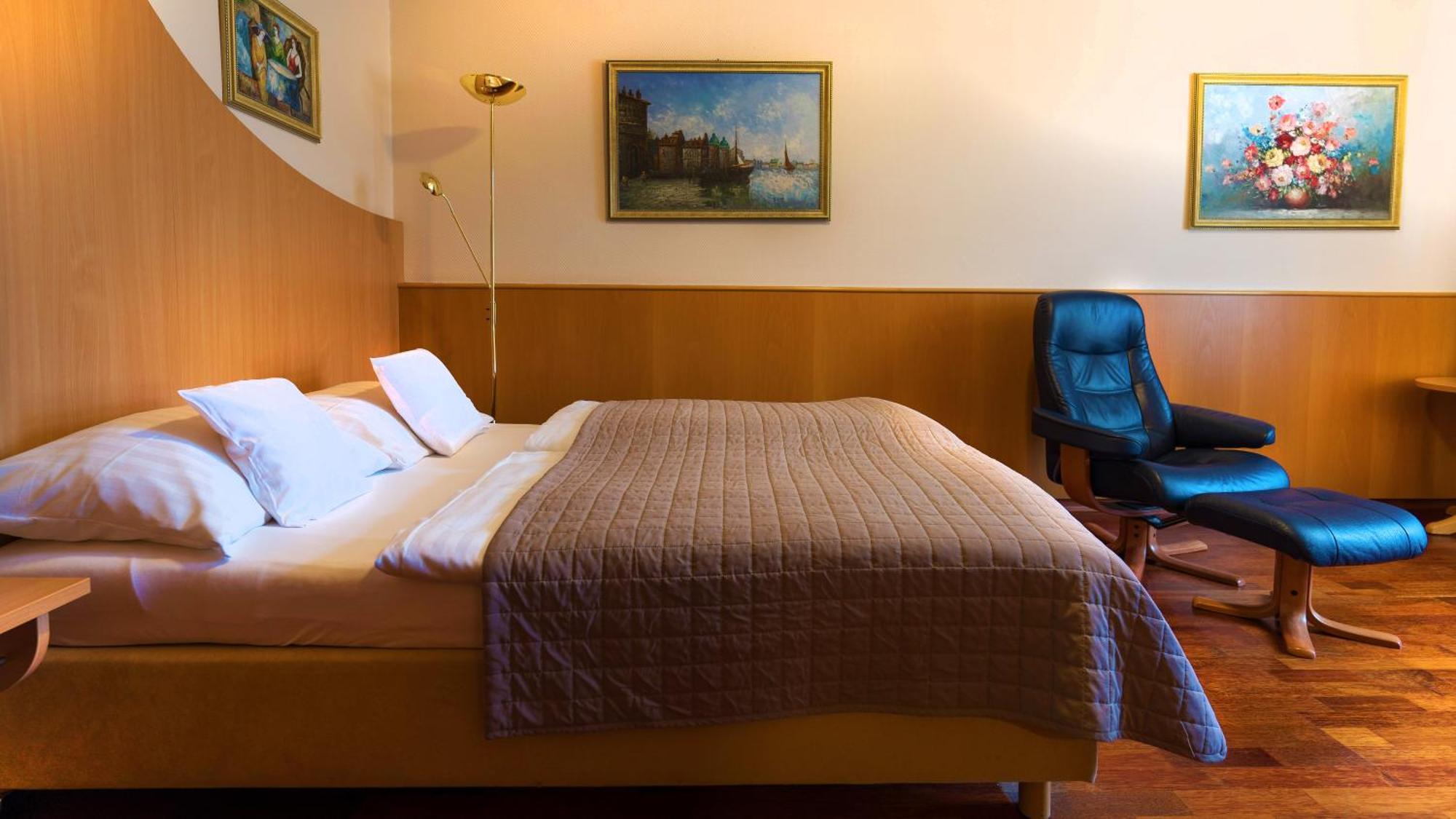 Komfort Hotel Am Kurpark Бад Хомбург фор дер Хьое Екстериор снимка