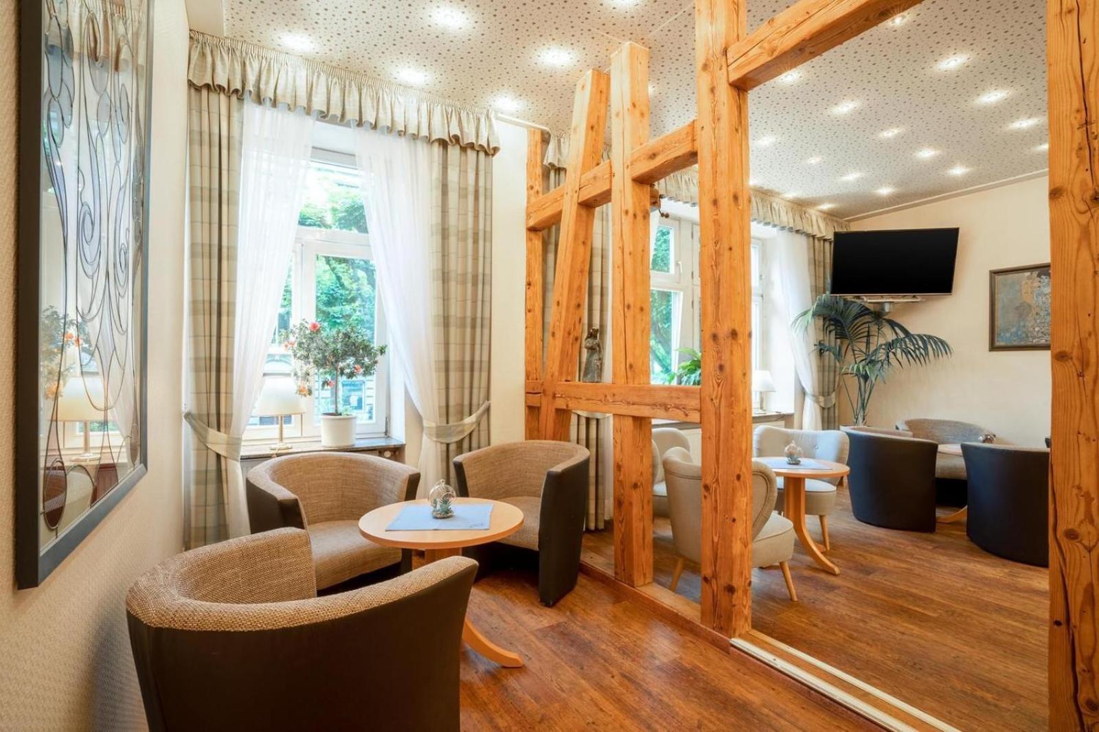 Komfort Hotel Am Kurpark Бад Хомбург фор дер Хьое Екстериор снимка