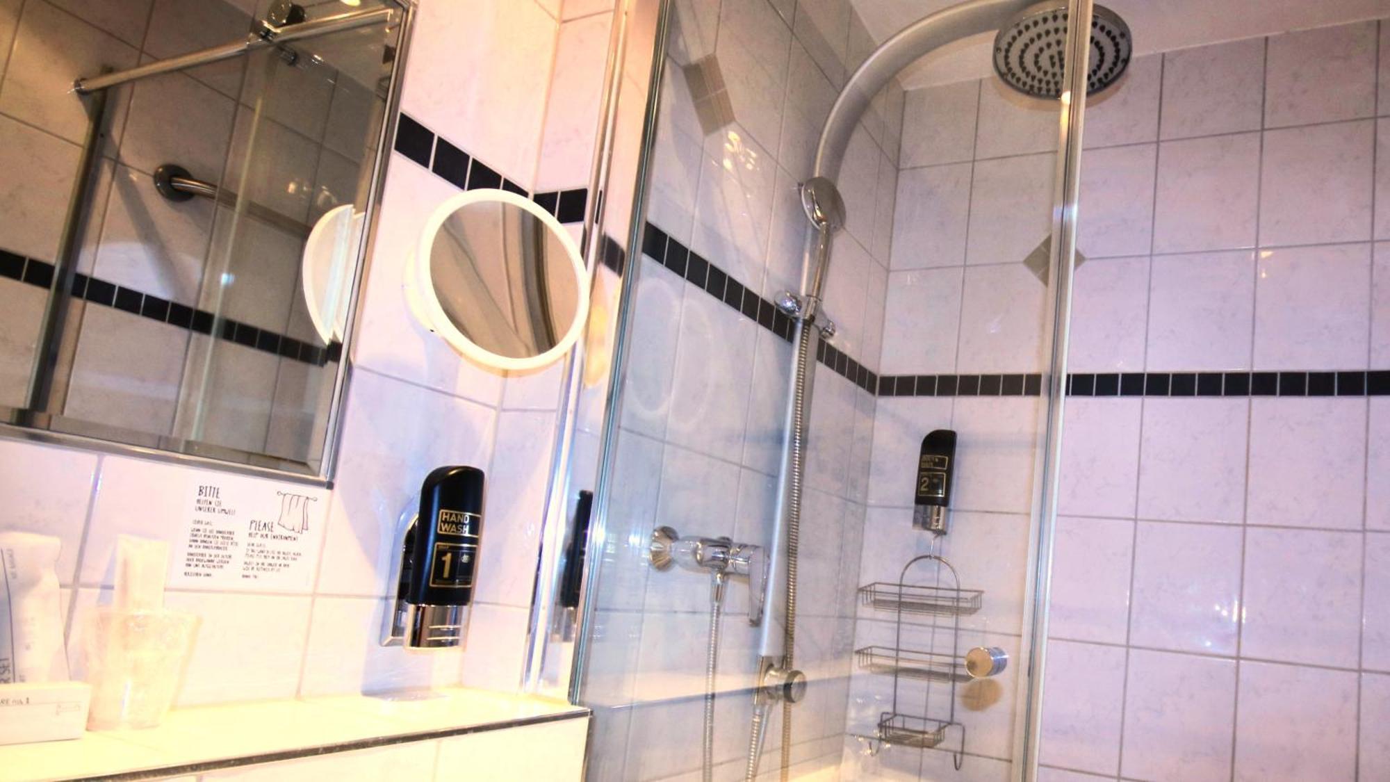 Komfort Hotel Am Kurpark Бад Хомбург фор дер Хьое Екстериор снимка