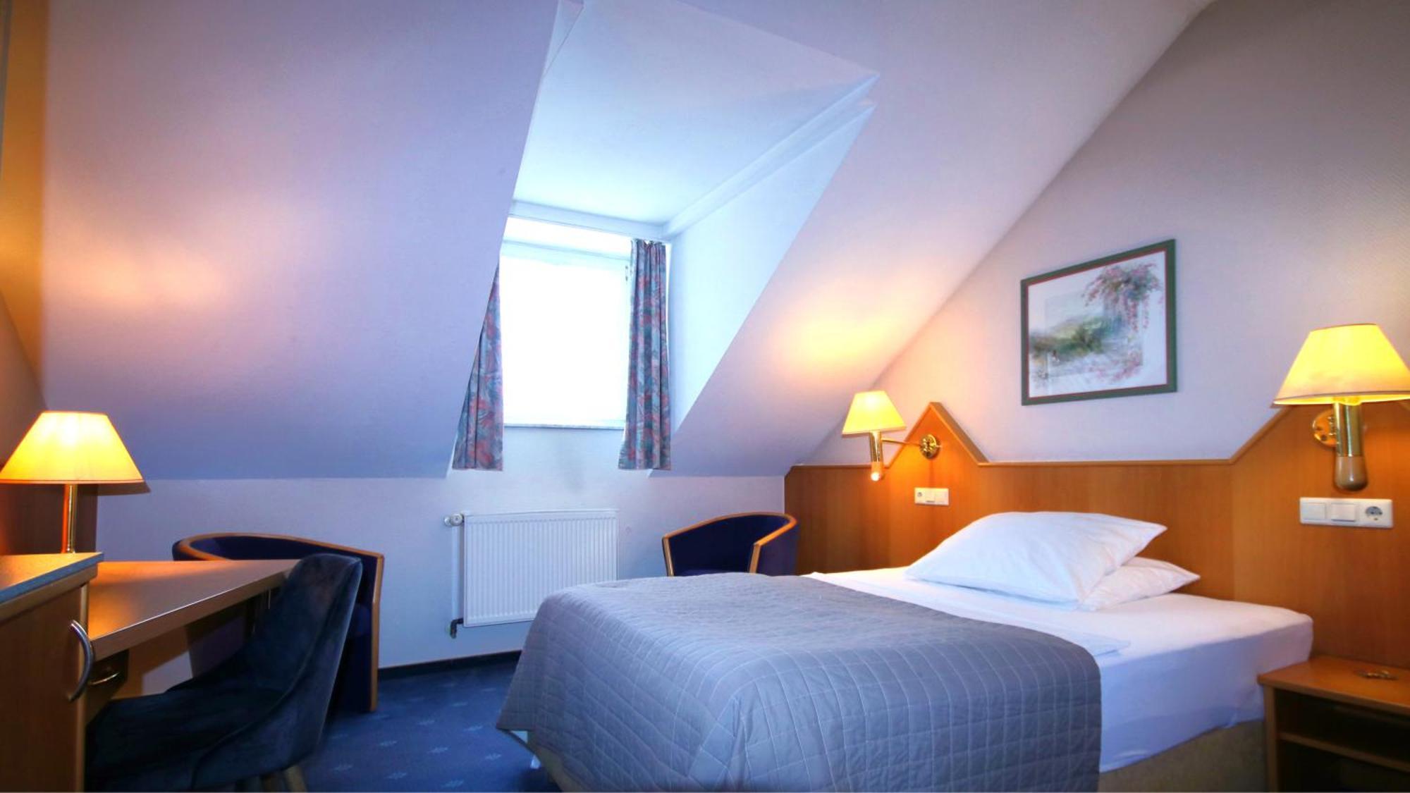 Komfort Hotel Am Kurpark Бад Хомбург фор дер Хьое Екстериор снимка