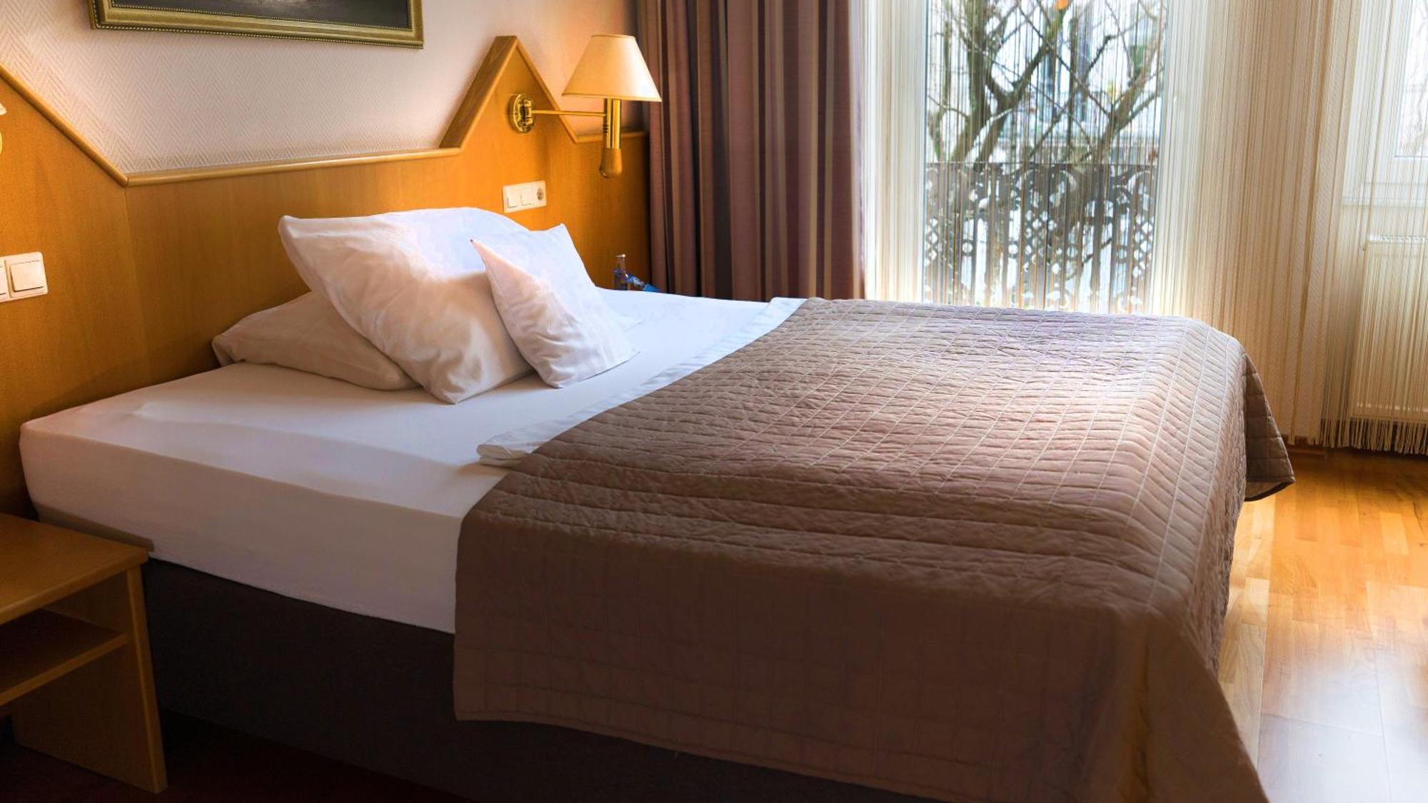 Komfort Hotel Am Kurpark Бад Хомбург фор дер Хьое Екстериор снимка