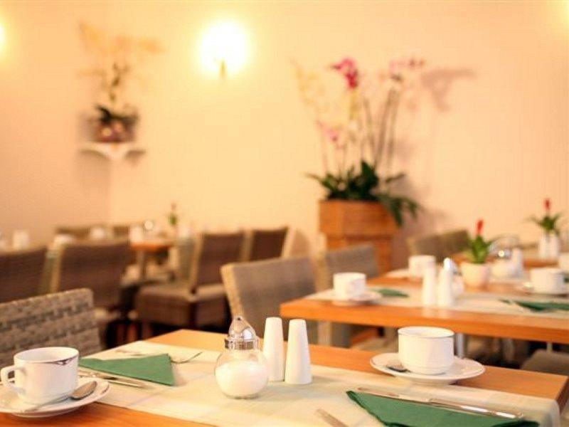 Komfort Hotel Am Kurpark Бад Хомбург фор дер Хьое Екстериор снимка