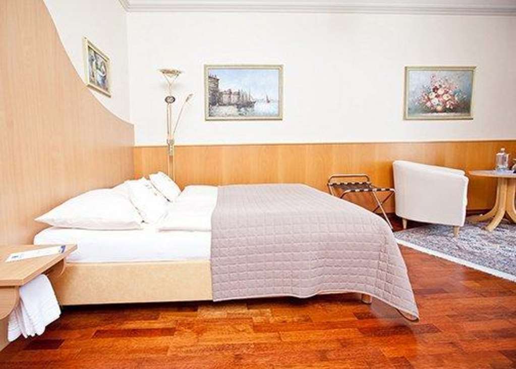Komfort Hotel Am Kurpark Бад Хомбург фор дер Хьое Стая снимка